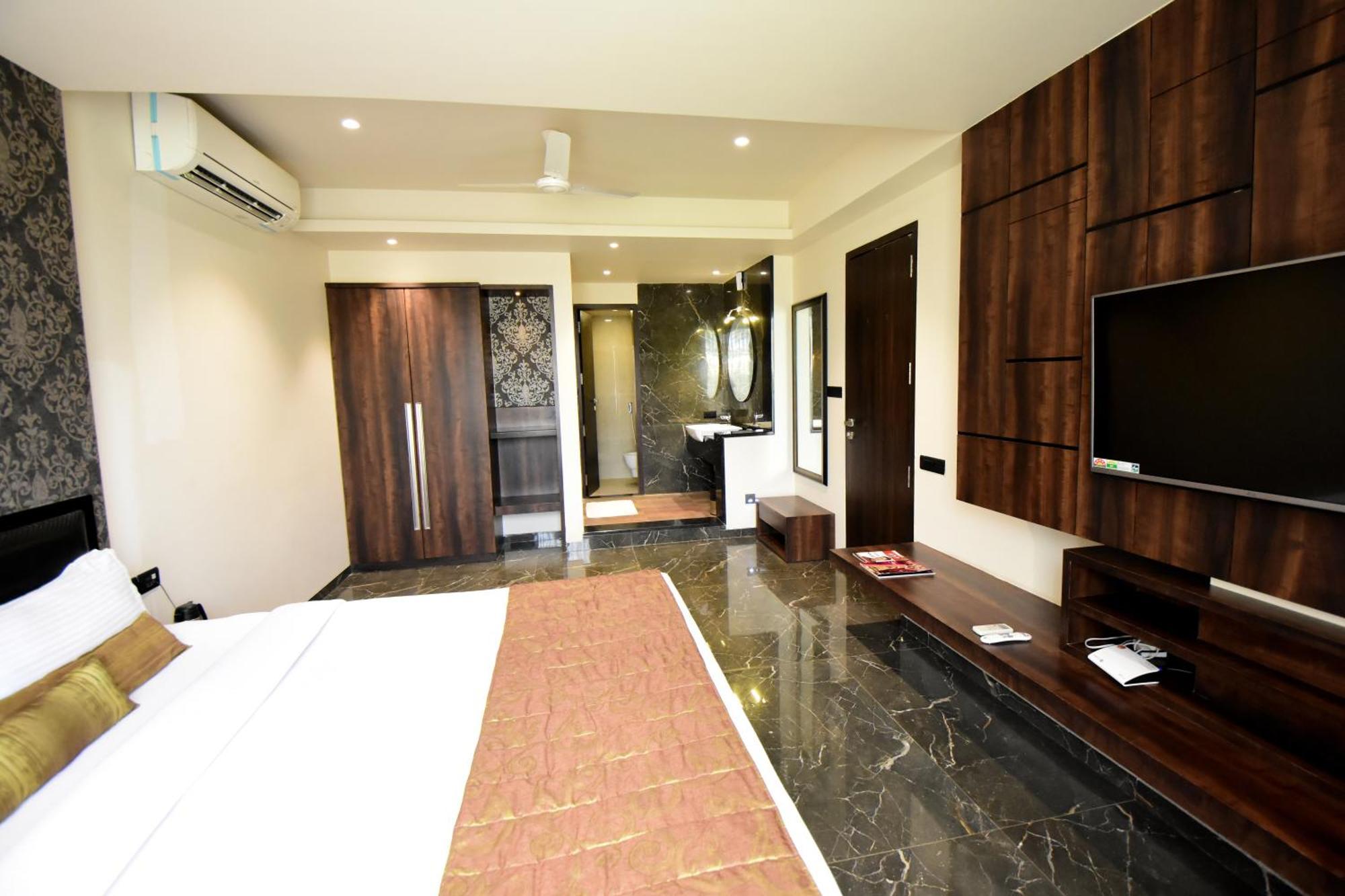 Sentosa Resorts & Water Park Chinchvad Luaran gambar