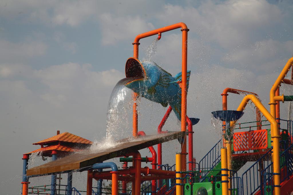 Sentosa Resorts & Water Park Chinchvad Luaran gambar