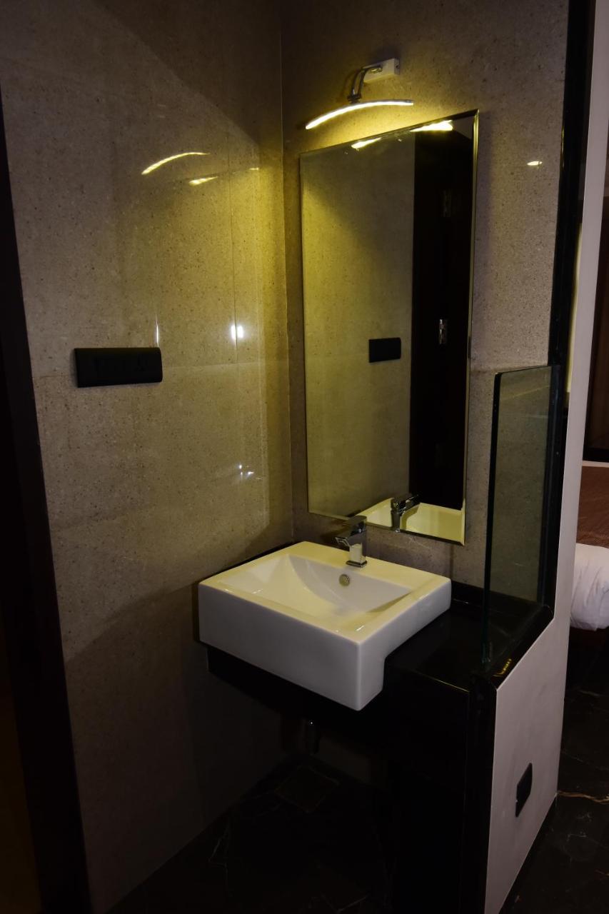 Sentosa Resorts & Water Park Chinchvad Luaran gambar